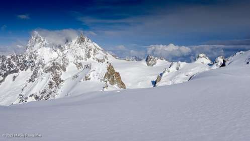 2023-05-25 · 18:27 · Arete des Cosmiques