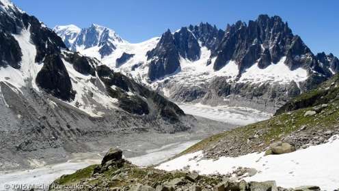 Refuge du Couvercle · Alpes, Massif du Mont-Blanc, Mer de Glace, FR · GPS 45°54'36.71'' N 6°57'55.03'' E · Altitude 2647m