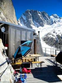 Refuge de Leschaux · Alpes, Massif du Mont-Blanc, Mer de Glace, FR · GPS 45°53'41.41'' N 6°58'50.59'' E · Altitude 2464m