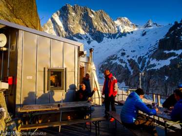 Refuge de Leschaux · Alpes, Massif du Mont-Blanc, Mer de Glace, FR · GPS 45°53'42.06'' N 6°58'51.53'' E · Altitude 2451m