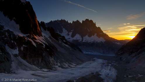 Refuge de Leschaux · Alpes, Massif du Mont-Blanc, Mer de Glace, FR · GPS 45°53'41.68'' N 6°58'51.07'' E · Altitude 2454m