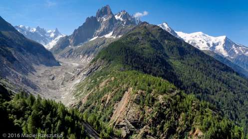 Chalet du Chapeau · Alpes, Massif du Mont-Blanc, Vallée de Chamonix, FR · GPS 45°56'53.96'' N 6°55'4.99'' E · Altitude 1611m
