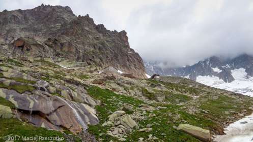 Refuge du Couvercle · Alpes, Massif du Mont-Blanc, Vallée de Chamonix, FR · GPS 45°54'29.44'' N 6°57'56.04'' E · Altitude 2485m