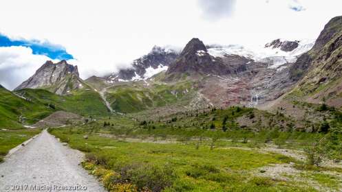 Lac Combal · Alpes, Massif du Mont-Blanc, Val Veni, IT · GPS 45°46'11.51'' N 6°51'12.10'' E · Altitude 1972m