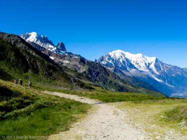 Sentier d’accès au Refuge Albert I · Alpes, Massif du Mont-Blanc, Vallée de Chamonix, FR · GPS 46°1'14.25'' N 6°58'14.92'' E · Altitude 2137m