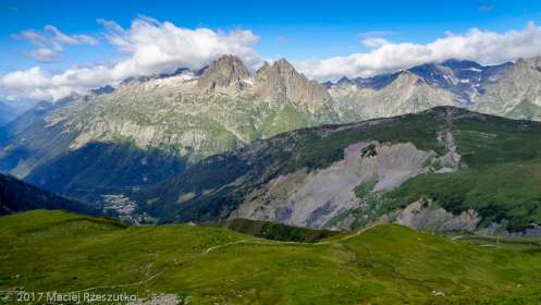 Chemin d’accès au Refuge Albert I · Alpes, Massif du Mont-Blanc, Vallée de Chamonix, FR · GPS 46°0'53.35'' N 6°58'18.30'' E · Altitude 2213m