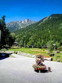 Club Med · Alpes, Aiguilles Rouges, Vallée de Chamonix, FR · GPS 45°55'32.57'' N 6°52'2.14'' E · Altitude 1050m