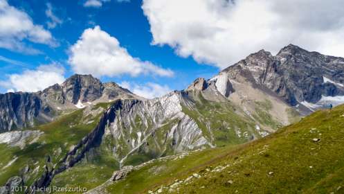 Col de la Seigne · Alpes, Massif du Mont-Blanc, FR · GPS 45°44'36.69'' N 6°47'34.53'' E · Altitude 2299m