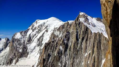Mont Blanc et Mont Maudit depauis la Brèche Médiane · Alpes, Massif du Mont-Blanc, FR · GPS 45°51'15.80'' N 6°53'33.03'' E · Altitude 4017m