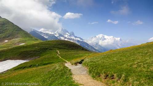 Col de Balme · Alpes, Massif du Mont-Blanc, Vallée de Chamonix, FR · GPS 46°1'41.78'' N 6°58'11.96'' E · Altitude 2193m