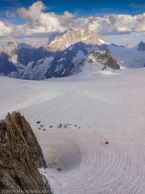 Au Refuge des Cosmiques · Alpes, Massif du Mont-Blanc, Vallée de Chamonix, FR · GPS 45°52'34.90'' N 6°53'13.32'' E · Altitude 3613m