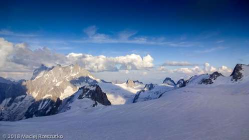 Au Refuge des Cosmiques · Alpes, Massif du Mont-Blanc, Vallée de Chamonix, FR · GPS 45°52'34.90'' N 6°53'13.32'' E · Altitude 3613m