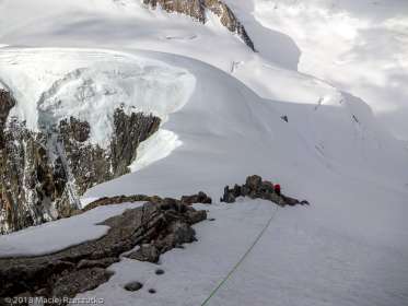 Descente au Col de la Brenva · Alpes, Massif du Mont-Blanc, Vallée de Chamonix, FR · GPS 45°50'50.14'' N 6°52'31.57'' E · Altitude 4386m