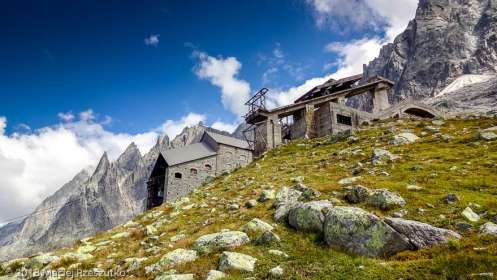 Gare des Glaciers · Alpes, Massif du Mont-Blanc, Vallée de Chamonix, FR · GPS 45°53'16.85'' N 6°52'23.27'' E · Altitude 2386m