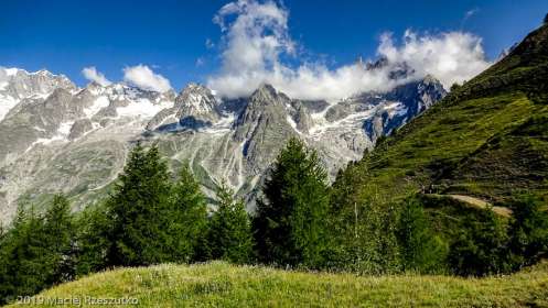 Sentier en balcon du Val Ferret italien · Alpes, Massif du Mont-Blanc, Val Ferret Italien, IT · GPS 45°48'37.88'' N 6°58'46.62'' E · Altitude 2024m