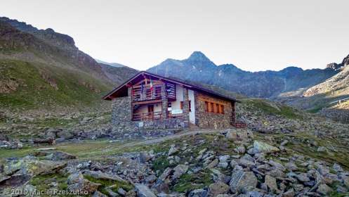 Refuge Arbolle · Alpes, Alpes grées, Val d'Aoste, IT · GPS 45°40'4.43'' N 7°20'42.60'' E · Altitude 2495m