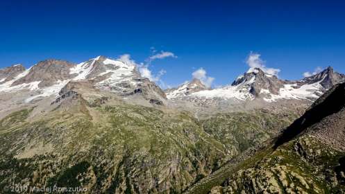 Vue sur le Massif du Grand Paradis · Alpes, Val d'Aoste, Parc National du Grand Paradis, IT · GPS 45°31'31.58'' N 7°10'51.68'' E · Altitude 2464m