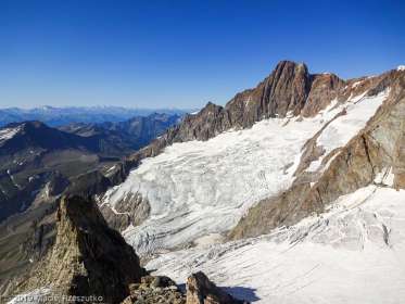 Panorama depuis le sommet du Petit Mont Blanc · Alpes, Massif du Mont-Blanc, Val Vény, IT · GPS 45°47'30.31'' N 6°49'58.99'' E · Altitude 3424m
