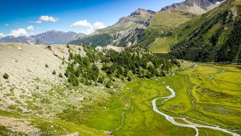 Lac Combal · Alpes, Massif du Mont-Blanc, Val Vény, IT · GPS 45°46'44.93'' N 6°51'30.01'' E · Altitude 2124m