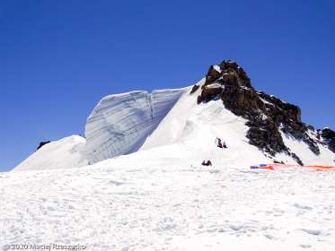 Épaule du Tacul · Alpes, Massif du Mont-Blanc, FR · GPS 45°51'28.48'' N 6°53'11.15'' E · Altitude 4184m