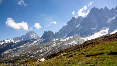 Refuge du Plan de l'Aiguille · Alpes, Massif du Mont-Blanc, Vallée de Chamonix, FR · GPS 45°54'21.11'' N 6°52'58.68'' E · Altitude 2174m