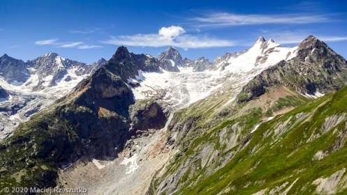 CCC en off · Alpes, Massif du Mont-Blanc, CCC, IT · GPS 45°53'8.14'' N 7°4'31.14'' E · Altitude 2407m