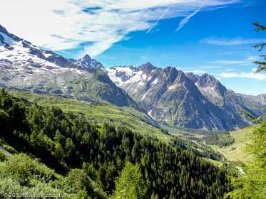 CCC en off · Alpes, Massif du Mont-Blanc, CCC, CH · GPS 45°54'30.00'' N 7°6'16.54'' E · Altitude 1966m