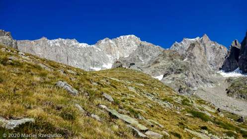 Refuge Monzino et Glacier du Brouillard · Alpes, Massif du Mont-Blanc, Val Veny, FR · GPS 45°47'49.28'' N 6°53'6.40'' E · Altitude 2431m