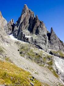 Refuge Monzino et Glacier du Brouillard · Alpes, Massif du Mont-Blanc, Val Veny, FR · GPS 45°48'3.67'' N 6°52'59.82'' E · Altitude 2598m