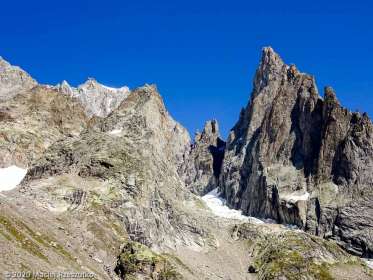 Refuge Monzino et Glacier du Brouillard · Alpes, Massif du Mont-Blanc, Val Veny, FR · GPS 45°48'3.70'' N 6°52'59.81'' E · Altitude 2598m