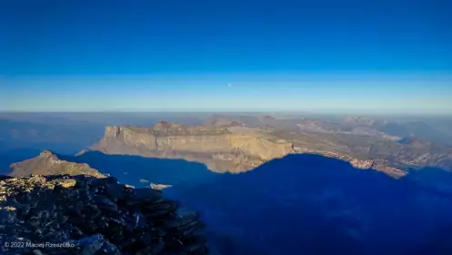 2022-08-13 · 07:20 · Mont Buet bivouac