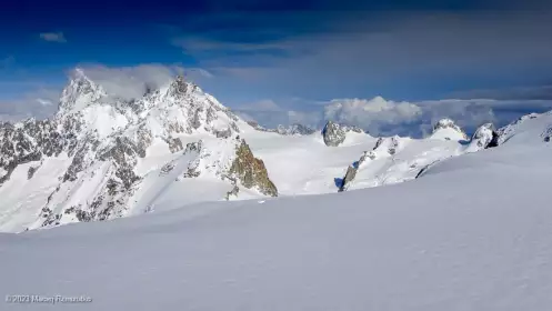 2023-05-25 · 18:27 · Arete des Cosmiques