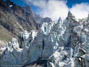 Glacier d'Argentière · Alpes, Massif du Mont-Blanc, Vallée de Chamonix, FR · GPS 45°58'5.14'' N 6°57'47.63'' E · Altitude 2147.6706m