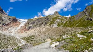 Refuge Elena · Alpes, Massif du Mont-Blanc, IT · GPS 45°53'10.50'' N 7°3'54.48'' E · Altitude 1955m
