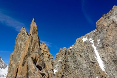 L'Isolée et la Pointe Chaubert depuis la Pointe Médiane · Alpes, Massif du Mont-Blanc, FR · GPS 45°51'15.46'' N 6°53'31.45'' E · Altitude 4097m