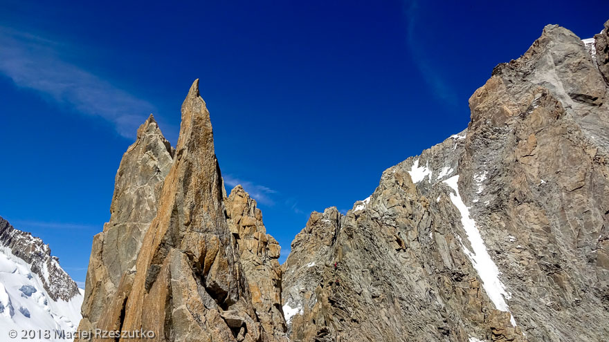 L'Isolée et la Pointe Chaubert depuis la Pointe Médiane · Alpes, Massif du Mont-Blanc, FR · GPS 45°51'15.46'' N 6°53'31.45'' E · Altitude 4097m