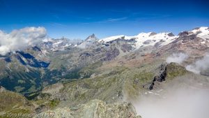 Cervin et Breithorn depuis le sommet · Alpes, Val d'Aoste, Vallée d'Ayas, IT · GPS 45°49'51.32'' N 7°47'11.72'' E · Altitude 3314m