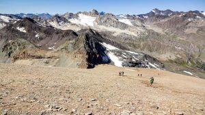 Dernière pente avant le sommet · Alpes, Val d'Aoste, Parc National du Grand Paradis, IT · GPS 45°31'14.70'' N 7°8'47.27'' E · Altitude 3281m
