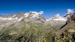 Vue sur le Massif du Grand Paradis · Alpes, Val d'Aoste, Parc National du Grand Paradis, IT · GPS 45°31'23.97'' N 7°10'40.46'' E · Altitude 2491m