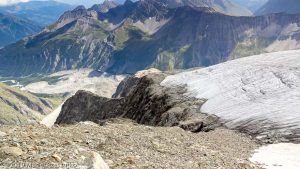 Reconnaissance du parcours la veille de l’ascension · Alpes, Massif du Mont-Blanc, Val Vény, IT · GPS 45°47'24.69'' N 6°50'6.40'' E · Altitude 3262m
