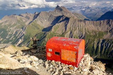 Fin de la journée au bivouac Gino Rainetto · Alpes, Massif du Mont-Blanc, Val Vény, IT · GPS 45°47'8.15'' N 6°50'24.51'' E · Altitude 3047m