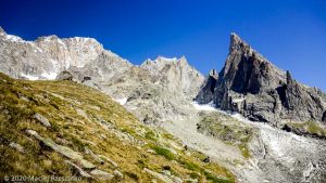 Refuge Monzino et Glacier du Brouillard · Alpes, Massif du Mont-Blanc, Val Veny, FR · GPS 45°47'49.27'' N 6°53'6.40'' E · Altitude 2430m