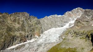 Refuge Monzino et Glacier du Brouillard · Alpes, Massif du Mont-Blanc, Val Veny, FR · GPS 45°47'47.82'' N 6°53'2.08'' E · Altitude 2466m