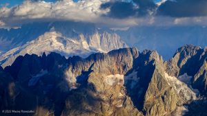 Bivouac au Mont Buet · Alpes, Préalpes de Savoie, Aiguilles Rouges, FR · GPS 46°1'29.35'' N 6°51'8.68'' E · Altitude 3096m